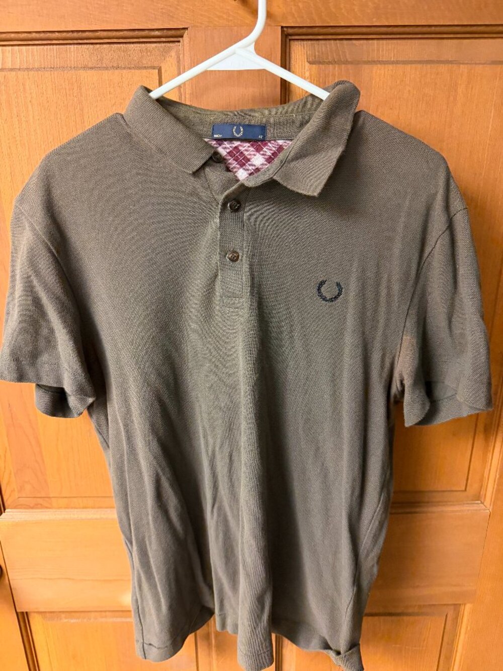 Fred Perry Men's Dark Gray  Polo Size Large in Good Shape!